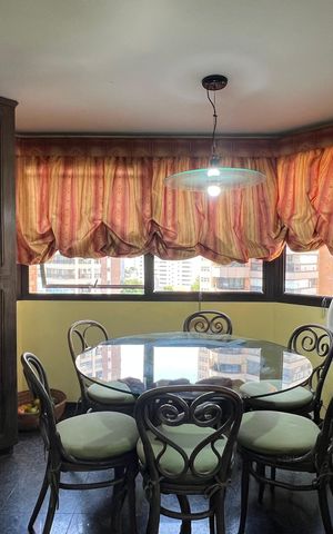 Apartamento à venda com 240m², 3 quartos e 3 vagas Apartamento à venda com 240m², 3 quartos e 3 vagasCopa