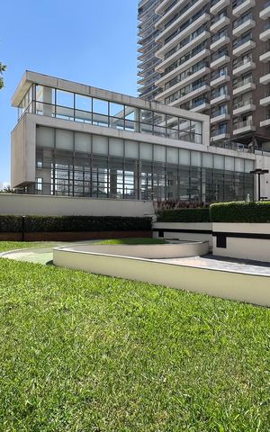 Apartamento à venda com 240m², 3 quartos e 3 vagas Apartamento à venda com 240m², 3 quartos e 3 vagasÁrea comum - Pista de corrida