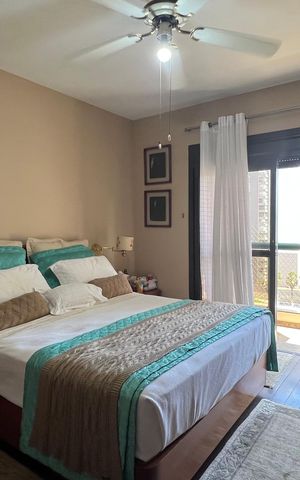 Apartamento à venda com 240m², 3 quartos e 3 vagas Apartamento à venda com 240m², 3 quartos e 3 vagasSuíte 3