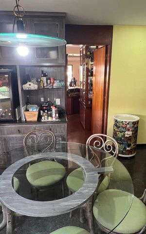 Apartamento à venda com 240m², 3 quartos e 3 vagas Apartamento à venda com 240m², 3 quartos e 3 vagasCopa