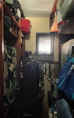 Apartamento à venda com 240m², 3 quartos e 3 vagas Apartamento à venda com 240m², 3 quartos e 3 vagasCloset da Suíte 3