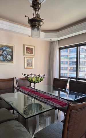 Apartamento à venda com 240m², 3 quartos e 3 vagas Apartamento à venda com 240m², 3 quartos e 3 vagasSala de Jantar