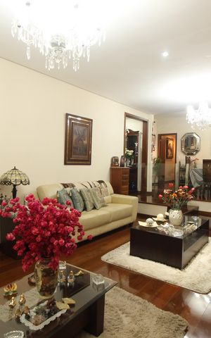 Apartamento à venda com 180m², 4 quartos e 2 vagasSala