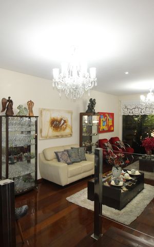 Apartamento à venda com 180m², 4 quartos e 2 vagasSala