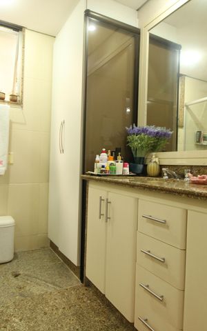 Apartamento à venda com 180m², 4 quartos e 2 vagasBanheiro