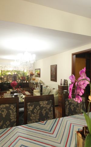 Apartamento à venda com 180m², 4 quartos e 2 vagasSala de jantar