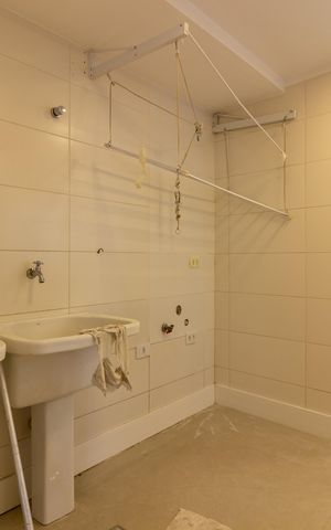 Apartamento à venda com 360m², 4 quartos e 2 vagas Apartamento à venda com 360m², 4 quartos e 2 vagasÁrea de Serviço