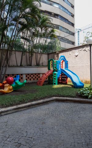 Apartamento à venda com 196m², 3 quartos e 3 vagasÁrea comum - Playground