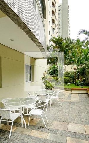 Apartamento à venda com 73m², 3 quartos e 2 vagas Apartamento à venda com 73m², 3 quartos e 2 vagasÁrea externa do salão de festas