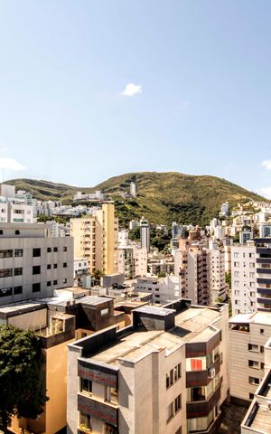 Apartamento à venda com 300m², 4 quartos e 3 vagasVista/Sala 1