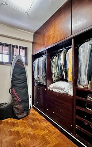 Casa à venda com 150m², 3 quartos e 8 vagas Casa à venda com 150m², 3 quartos e 8 vagasCloset Suíte 3