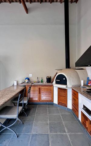 Casa à venda com 150m², 3 quartos e 8 vagas Casa à venda com 150m², 3 quartos e 8 vagasÁrea Gourmet