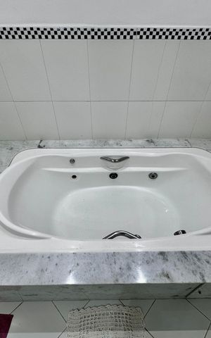 Casa à venda com 150m², 3 quartos e 8 vagas Casa à venda com 150m², 3 quartos e 8 vagasBanheiro Suíte 3
