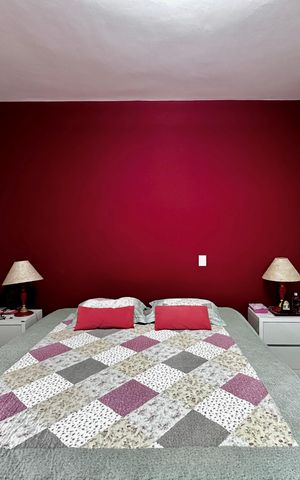 Casa à venda com 150m², 3 quartos e 8 vagas Casa à venda com 150m², 3 quartos e 8 vagasSuíte 2