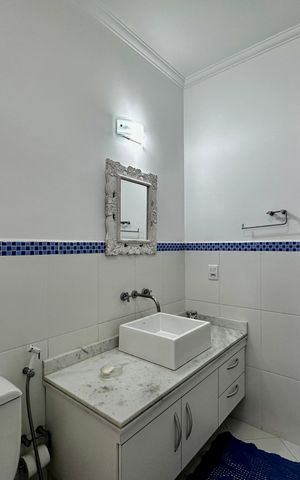 Casa à venda com 150m², 3 quartos e 8 vagas Casa à venda com 150m², 3 quartos e 8 vagasBanheiro Suíte 1