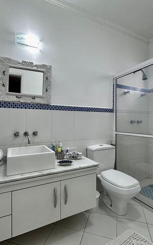 Casa à venda com 150m², 3 quartos e 8 vagas Casa à venda com 150m², 3 quartos e 8 vagasBanheiro Suíte 2