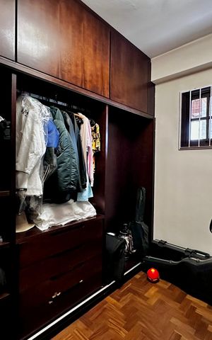 Casa à venda com 150m², 3 quartos e 8 vagas Casa à venda com 150m², 3 quartos e 8 vagasCloset Suíte 3