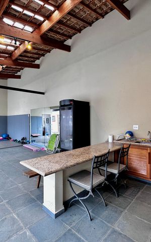 Casa à venda com 150m², 3 quartos e 8 vagas Casa à venda com 150m², 3 quartos e 8 vagasÁrea Gourmet