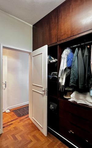 Casa à venda com 150m², 3 quartos e 8 vagas Casa à venda com 150m², 3 quartos e 8 vagasCloset Suíte 3