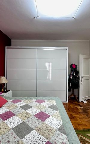 Casa à venda com 150m², 3 quartos e 8 vagas Casa à venda com 150m², 3 quartos e 8 vagasSuíte 2