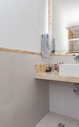 Casa à venda com 200m², 3 quartos e 2 vagas Casa à venda com 200m², 3 quartos e 2 vagasBanheiro da Suíte