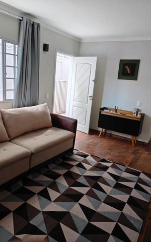 Casa à venda com 170m², 3 quartos e 2 vagas Casa à venda com 170m², 3 quartos e 2 vagasSala