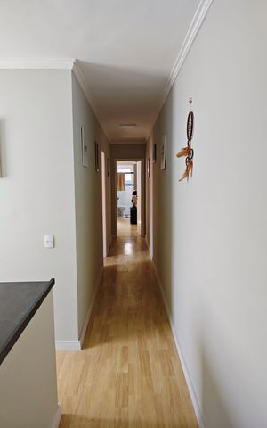 Casa à venda com 170m², 3 quartos e 2 vagas Casa à venda com 170m², 3 quartos e 2 vagasCorredor