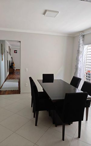 Casa à venda com 170m², 3 quartos e 2 vagas Casa à venda com 170m², 3 quartos e 2 vagasCozinha
