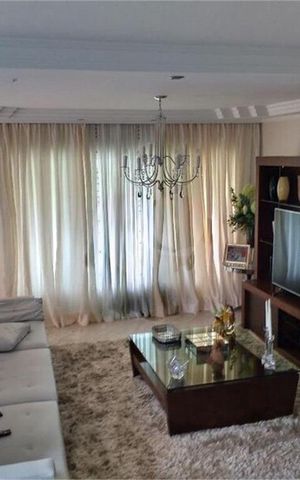 Casa à venda com 355m², 4 quartos e 6 vagas