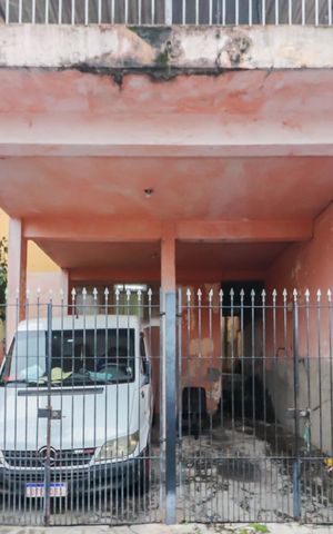Casa à venda com 330m², 4 quartos e 5 vagas Casa à venda com 330m², 4 quartos e 5 vagasFachada Casa 02