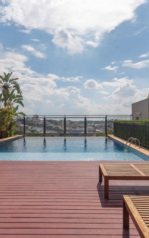 Apartamento à venda com 138m², 3 quartos e 2 vagas Apartamento à venda com 138m², 3 quartos e 2 vagasÁrea comum - Piscina