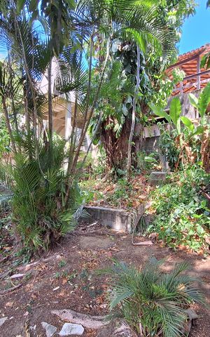 Casa de condomínio à venda com 227m², 4 quartos e 2 vagas Casa de condomínio à venda com 227m², 4 quartos e 2 vagasQuintal