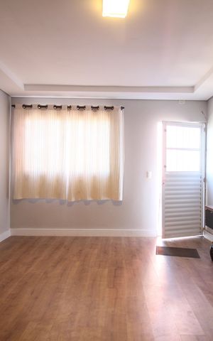Casa para alugar com 80m², 2 quartos e 1 vagaSala