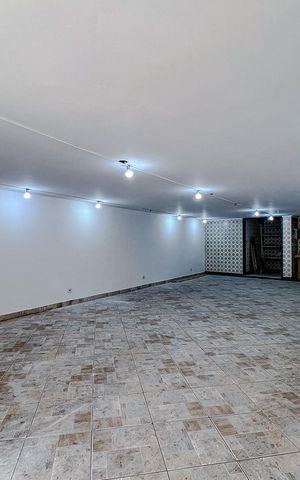 Casa à venda com 359m², 3 quartos e 5 vagasGaragem