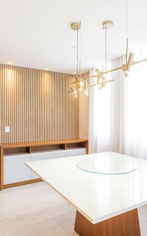 Apartamento à venda com 212m², 4 quartos e 2 vagas Apartamento à venda com 212m², 4 quartos e 2 vagasSala