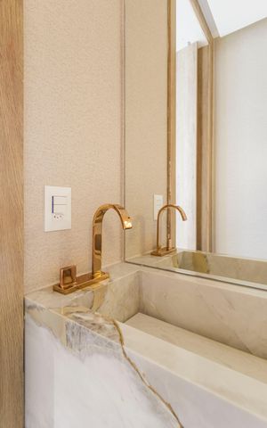 Apartamento à venda com 212m², 4 quartos e 2 vagas Apartamento à venda com 212m², 4 quartos e 2 vagasLavabo