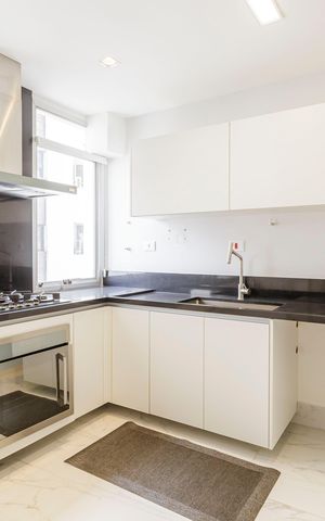 Apartamento à venda com 212m², 4 quartos e 2 vagas Apartamento à venda com 212m², 4 quartos e 2 vagasCozinha