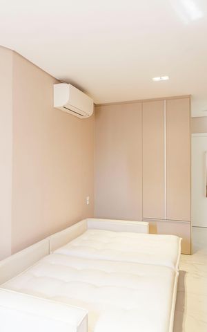 Apartamento à venda com 212m², 4 quartos e 2 vagas Apartamento à venda com 212m², 4 quartos e 2 vagasSala de TV