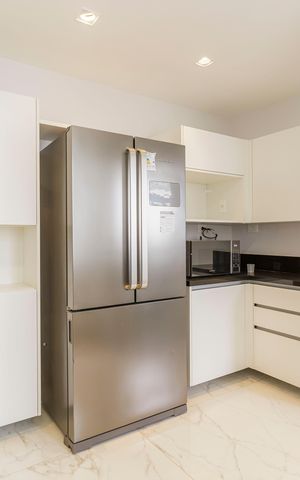 Apartamento à venda com 212m², 4 quartos e 2 vagas Apartamento à venda com 212m², 4 quartos e 2 vagasCozinha
