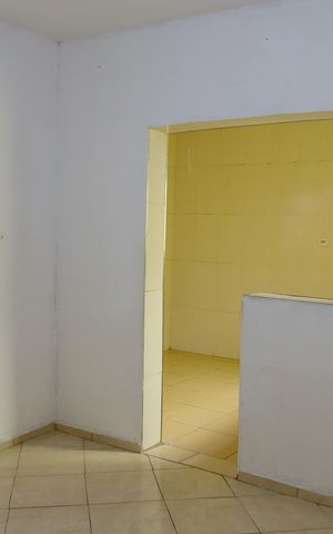 Casa à venda com 75m², 1 quarto e sem vaga Casa à venda com 75m², 1 quarto e sem vagaSala