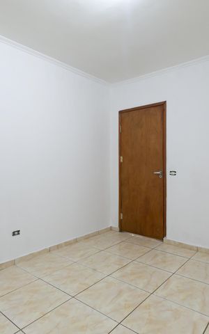 Casa à venda com 380m², 3 quartos e 6 vagas Casa à venda com 380m², 3 quartos e 6 vagasQuarto 2