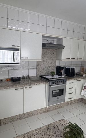 Casa à venda com 220m², 4 quartos e 3 vagasCozinha