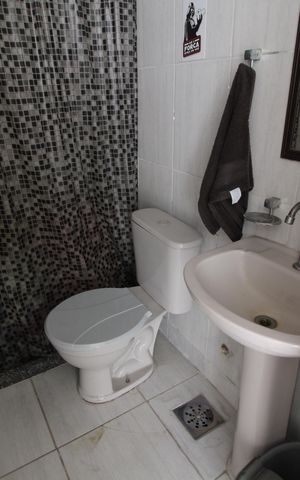 Casa de condomínio para alugar com 120m², 2 quartos e 1 vagaBanheiro de Serviço