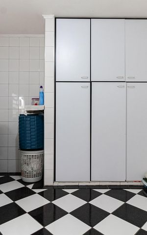 Casa à venda com 268m², 3 quartos e 2 vagas Casa à venda com 268m², 3 quartos e 2 vagasLavanderia da Casa 1
