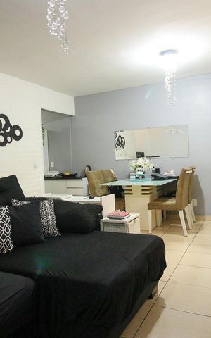 Casa de condomínio à venda com 110m², 2 quartos e 1 vagaSala