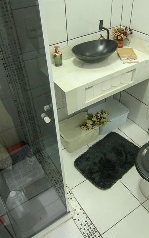 Casa de condomínio à venda com 110m², 2 quartos e 1 vagaBanheiro da Suíte