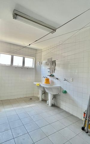 Casa para alugar com 280m², 4 quartos e 8 vagas Casa para alugar com 280m², 4 quartos e 8 vagasÁrea de Serviço