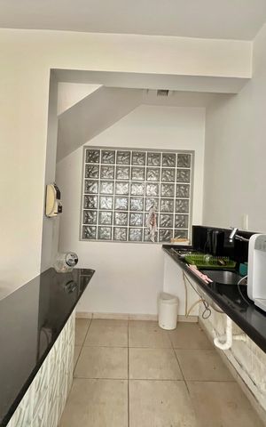 Casa para alugar com 280m², 4 quartos e 8 vagas Casa para alugar com 280m², 4 quartos e 8 vagasCozinha