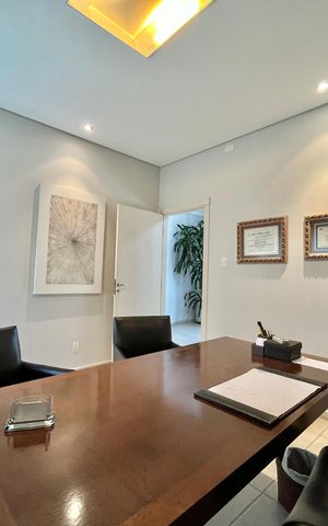 Casa para alugar com 280m², 4 quartos e 8 vagas Casa para alugar com 280m², 4 quartos e 8 vagasSuite 1