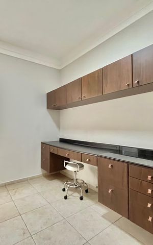 Casa para alugar com 280m², 4 quartos e 8 vagas Casa para alugar com 280m², 4 quartos e 8 vagasCloset da suíte 1